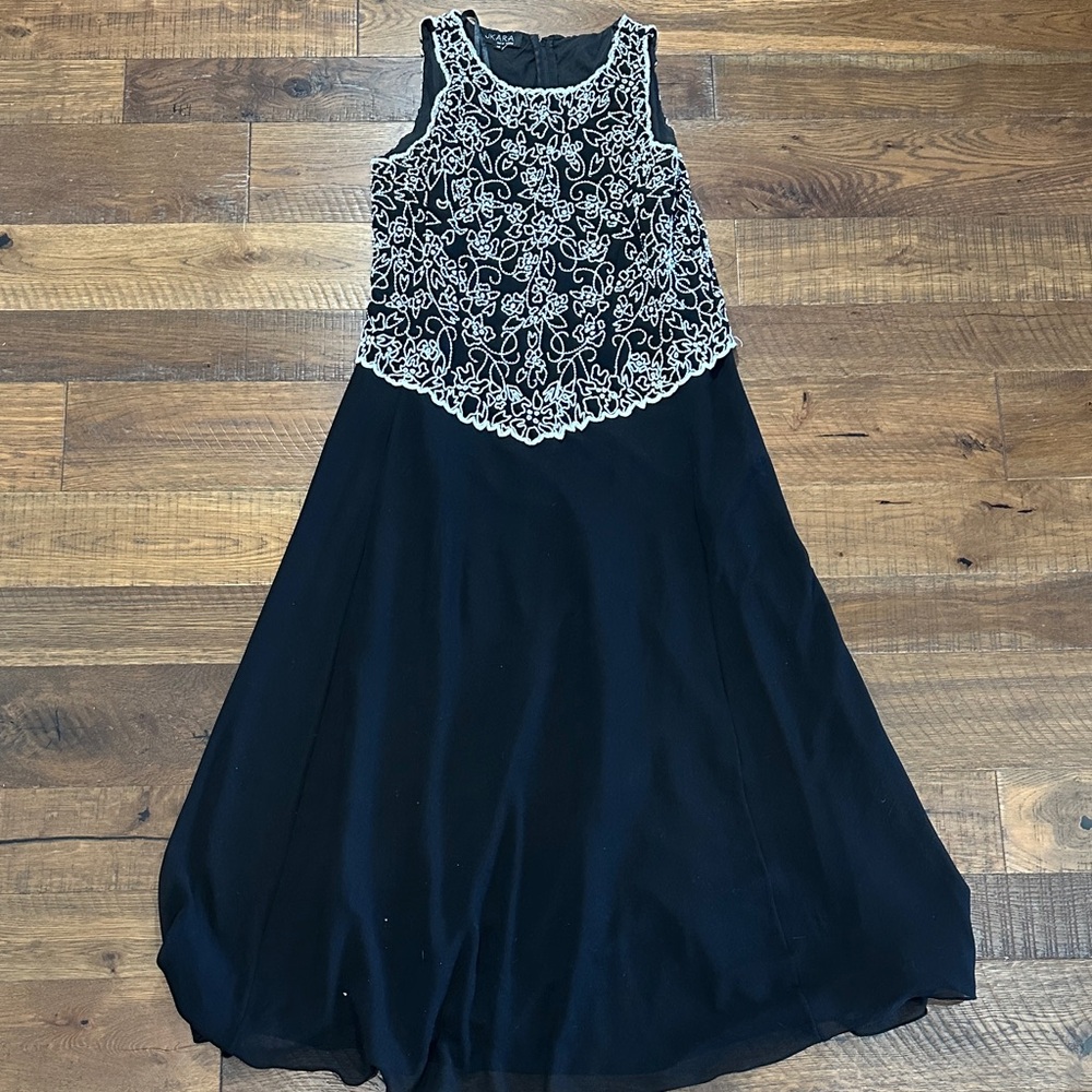 J Kara Black and White Floral Dress